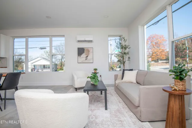 $349,900 | 2727 Whittle Springs Road, Knoxville, TN 37917