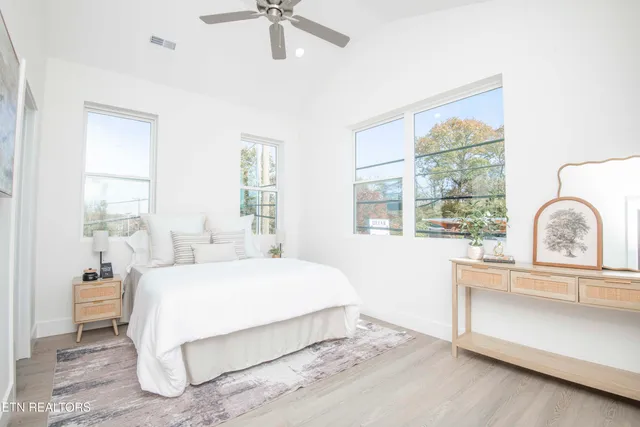 $349,900 | 2727 Whittle Springs Road, Knoxville, TN 37917