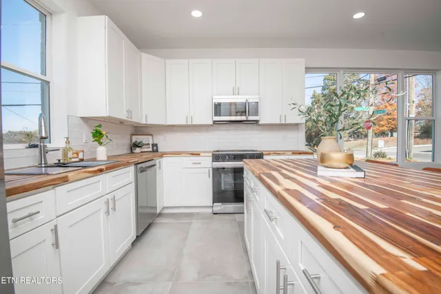 $349,900 | 2727 Whittle Springs Road, Knoxville, TN 37917