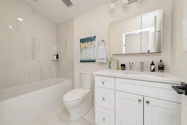 $4,200 | 76 Turner Street, Unit 3, Boston, MA 02135