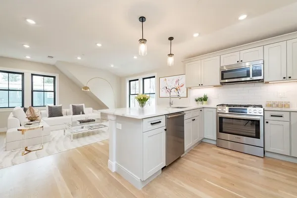 $4,200 | 76 Turner Street, Unit 3, Boston, MA 02135