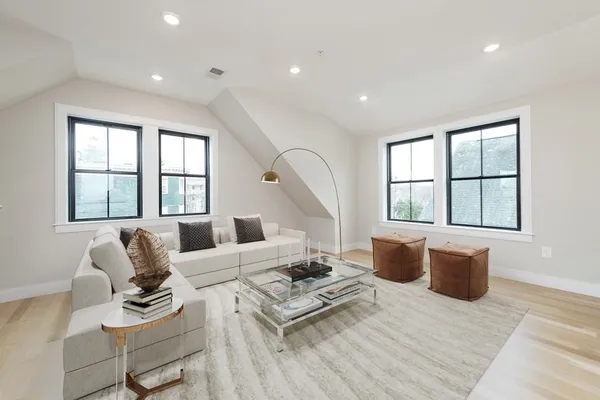 $4,200 | 76 Turner Street, Unit 3, Boston, MA 02135