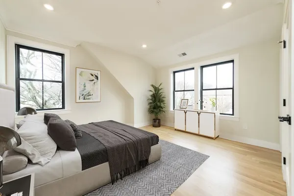 $4,200 | 76 Turner Street, Unit 3, Boston, MA 02135