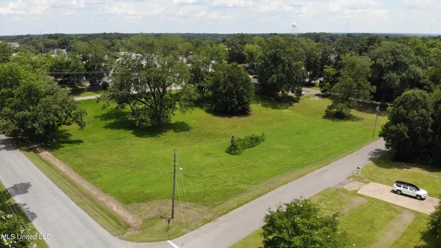 $50,000 | West College Avenue, Wiggins, MS 39577