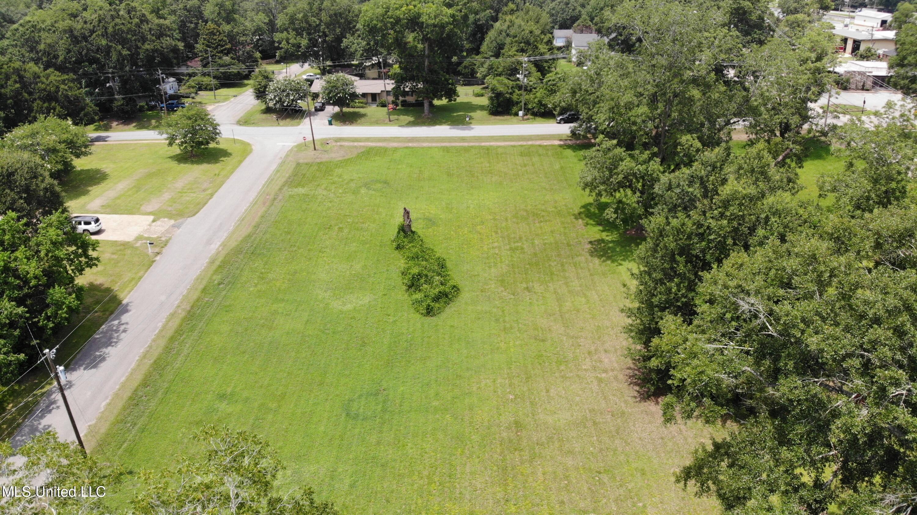 West College Avenue Wiggins, MS 39577 - Photo 10 of 13 2025-07-08 08.44.15_3