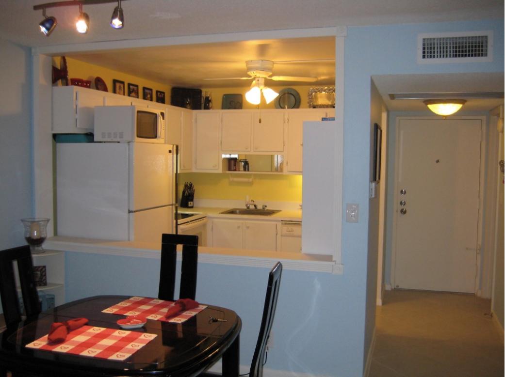 9355 Southwest 8th Street, Unit 422 Boca Raton, FL 33428 - Photo 1 of 10 Kitchen