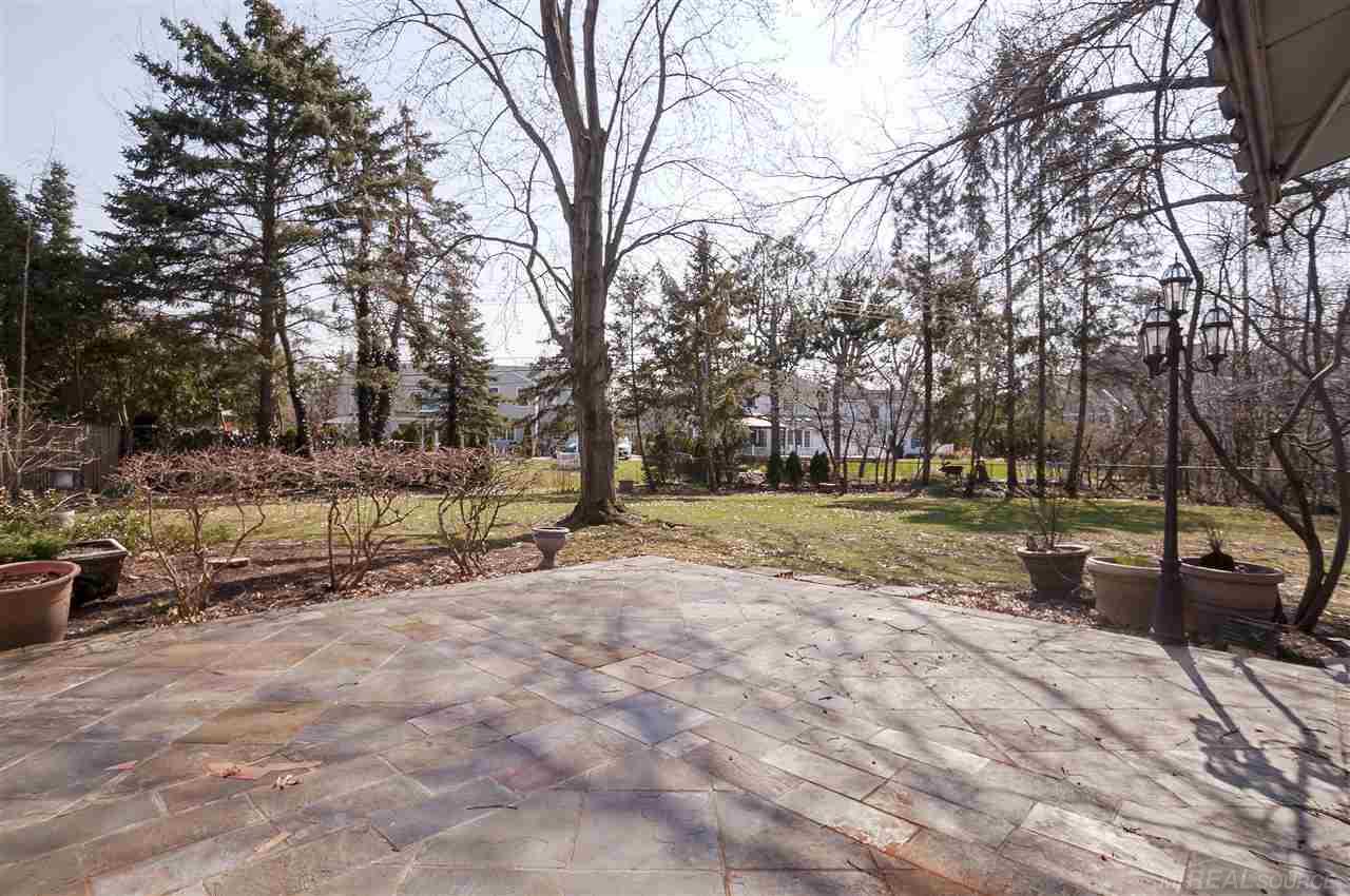 87 Belle Meade Road Grosse Pointe, MI 48236 - Photo 62 of 68 31345766-61.JPG