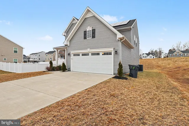 $2,900 | 484 Bridgepoint Drive, Fredericksburg, VA 22405