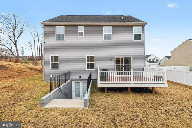 $2,900 | 484 Bridgepoint Drive, Fredericksburg, VA 22405