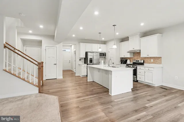 $2,900 | 484 Bridgepoint Drive, Fredericksburg, VA 22405