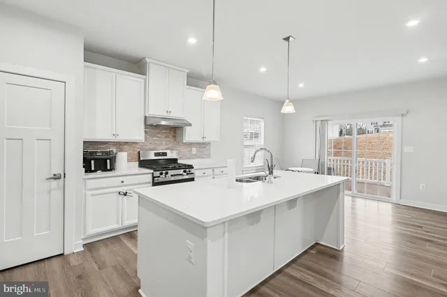 $2,900 | 484 Bridgepoint Drive, Fredericksburg, VA 22405