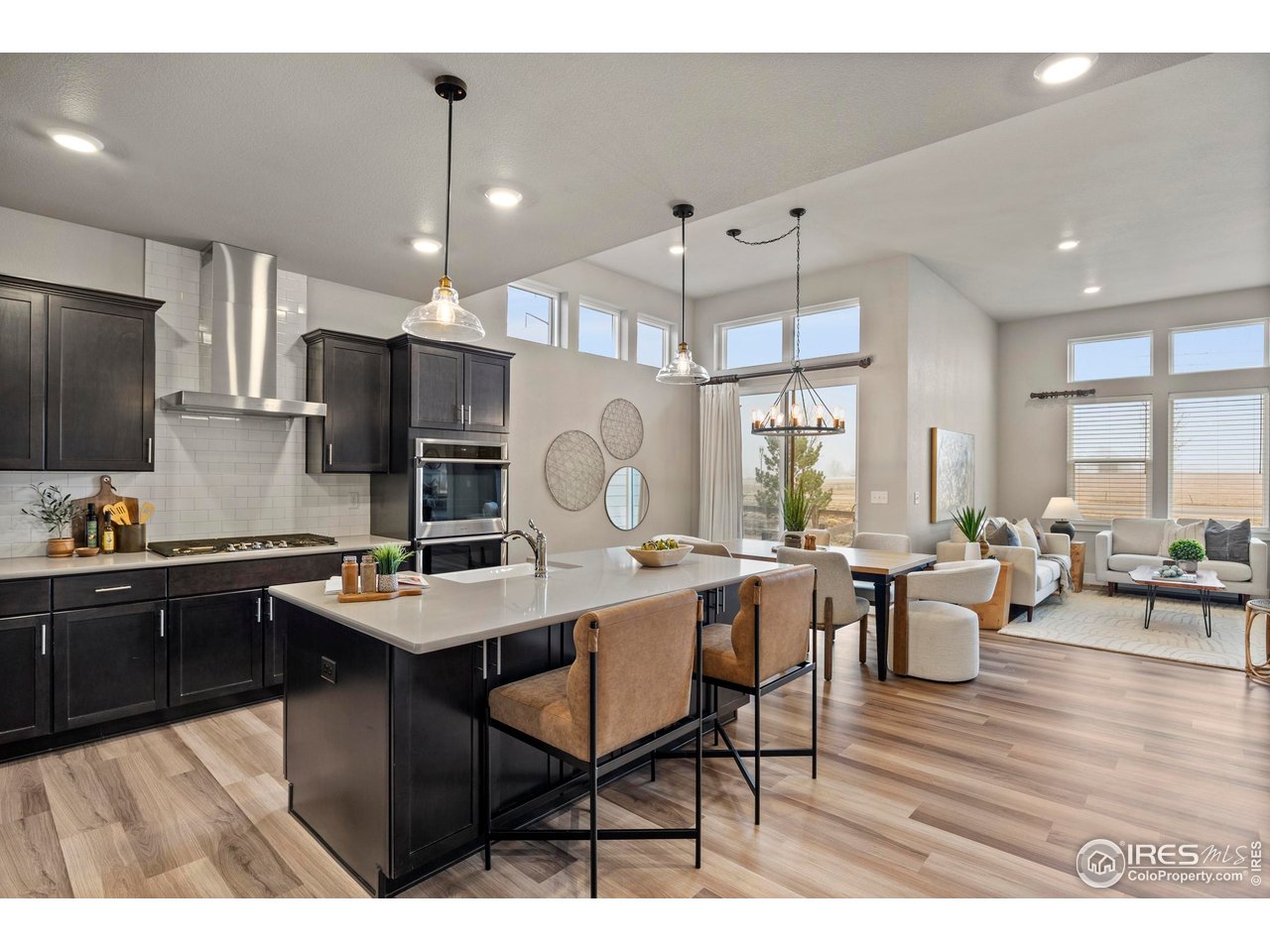 Welcome to 6752 Castello!