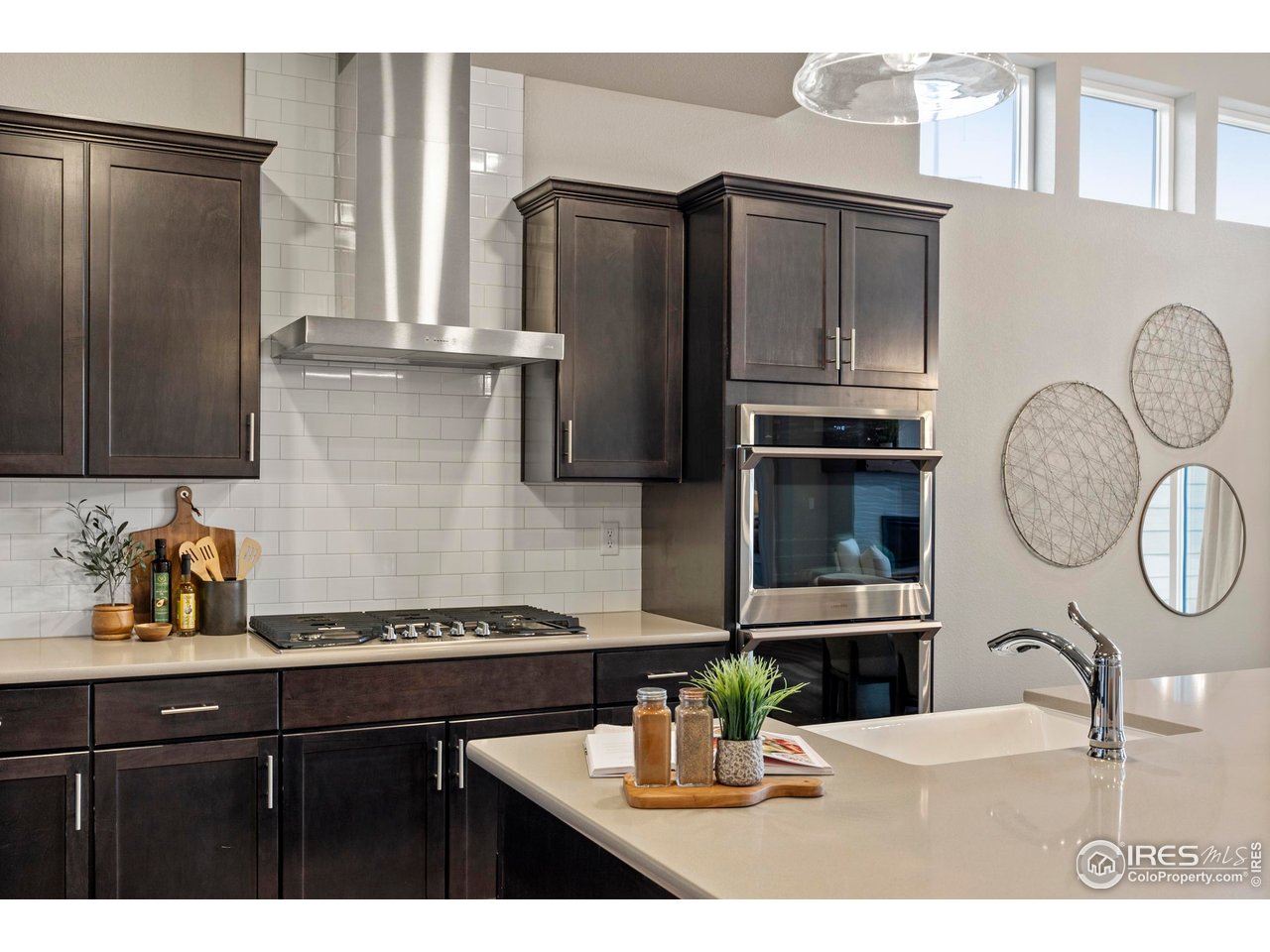 6752 Castello Street Timnath, CO 80547 - Photo 13 of 44 Gourmet Kitchen