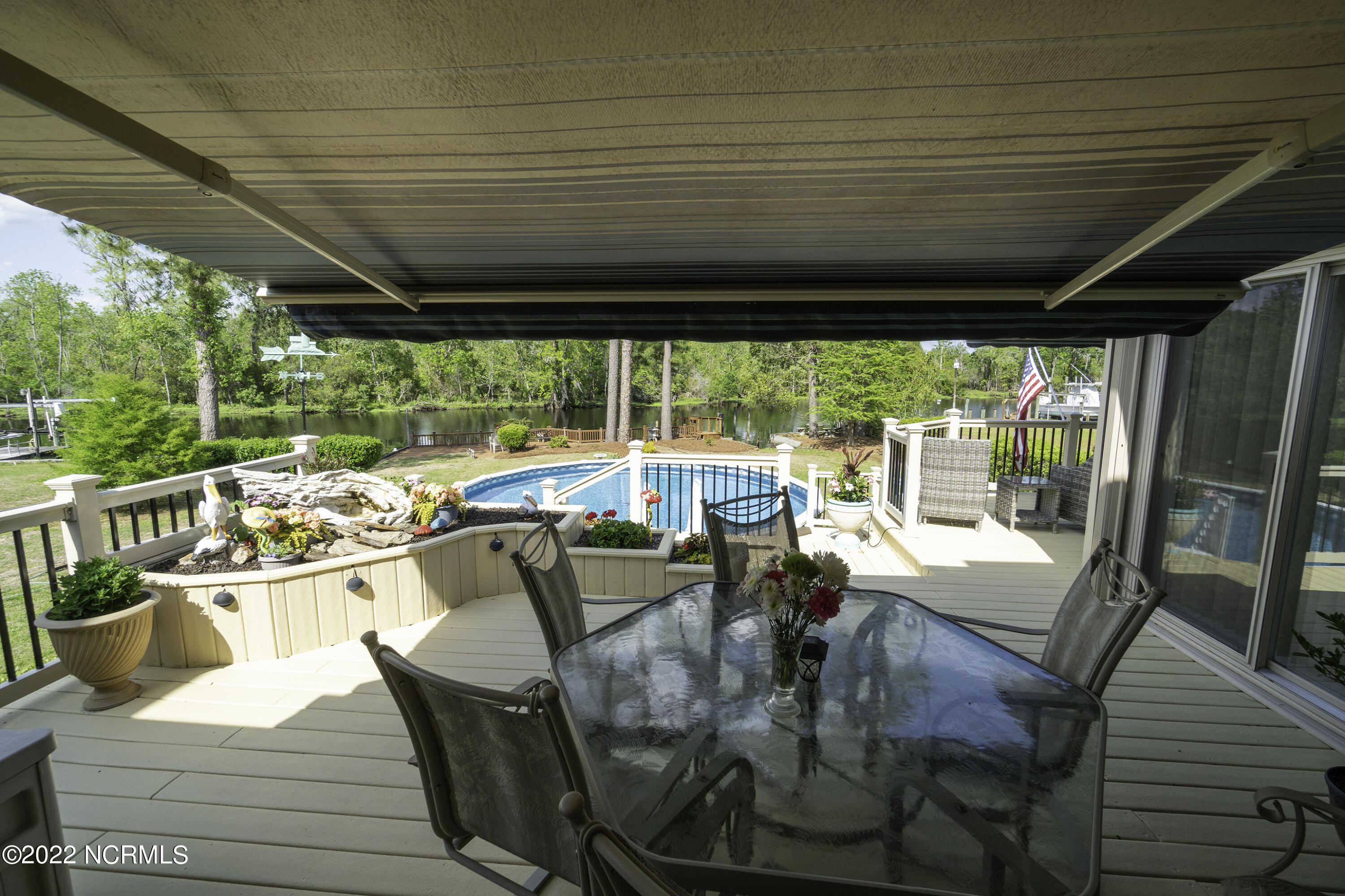 106 Outrigger Road New Bern, NC 28562 - Photo 44 of 82 Back Deck