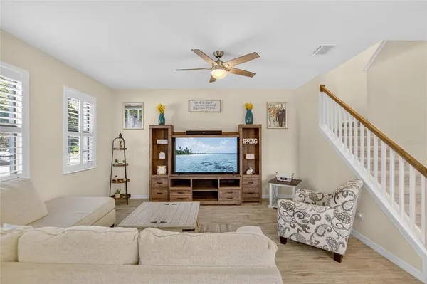 $375,000 | 5601 Kingsley Corner Way, Lithia, FL 33547