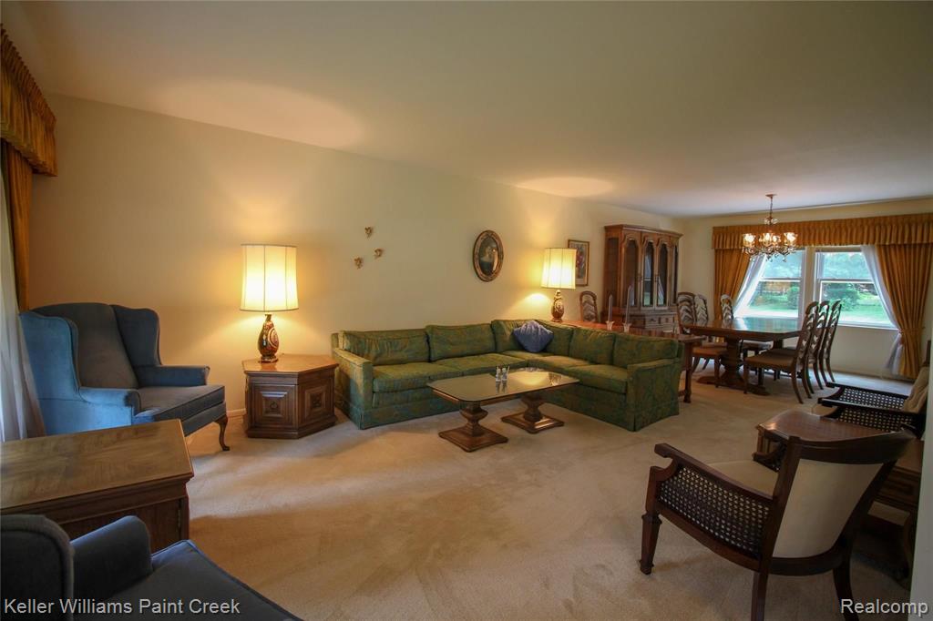 622 Bridgestone Drive Rochester Hills, MI 48309 - Photo 3 of 45
