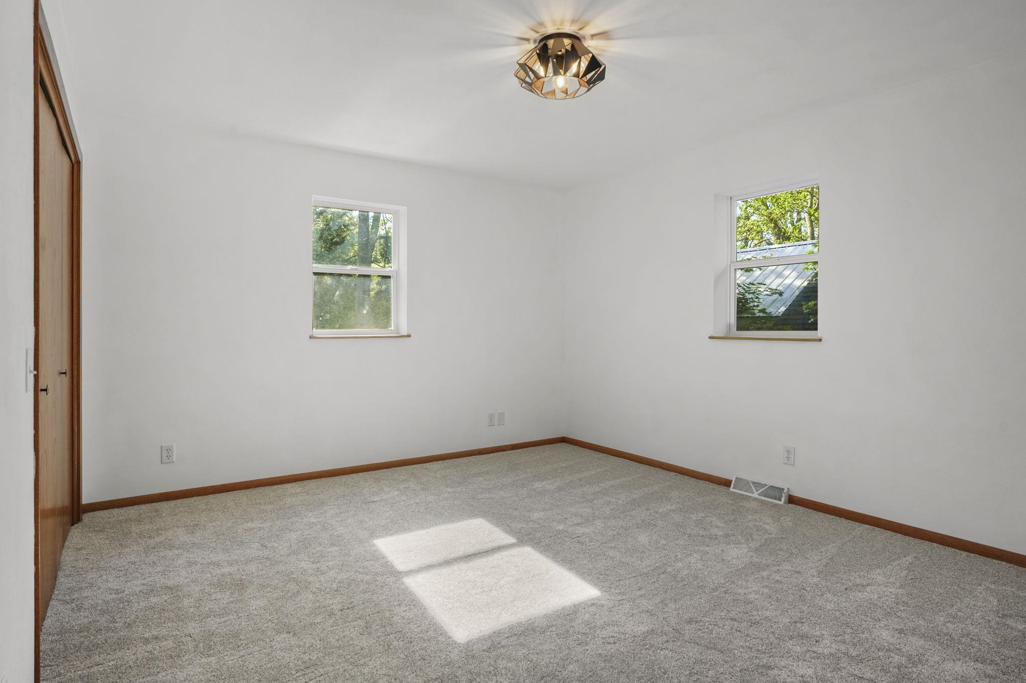 207 South Rutland Street Brooklyn, WI 53521 - Photo 22 of 61