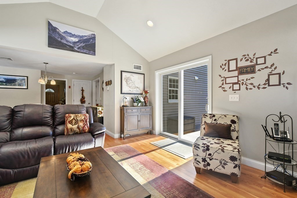21 Hiawatha Road Woburn, MA 01801 - Photo 13 of 39 Gallery Image 13