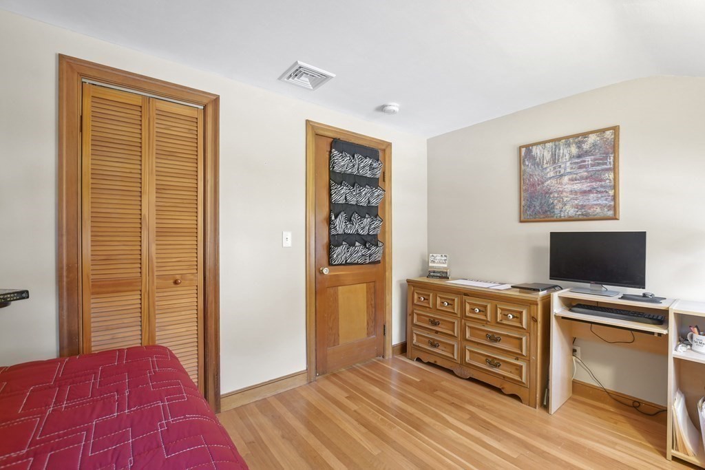 21 Hiawatha Road Woburn, MA 01801 - Photo 24 of 39 Gallery Image 24