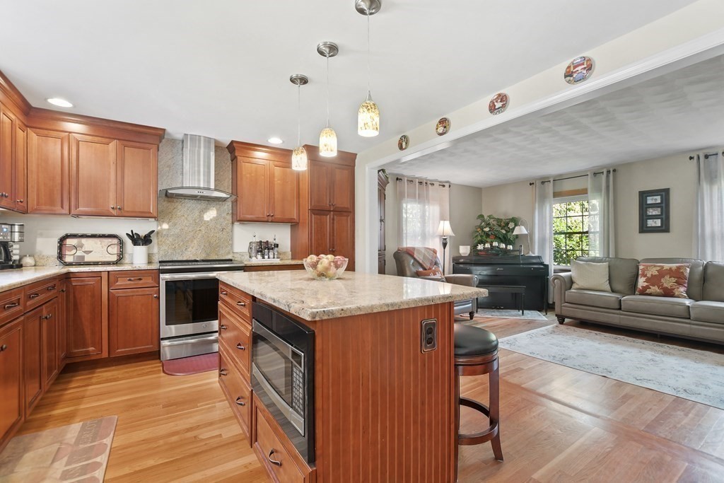 21 Hiawatha Road Woburn, MA 01801 - Photo 6 of 39 Gallery Image 6