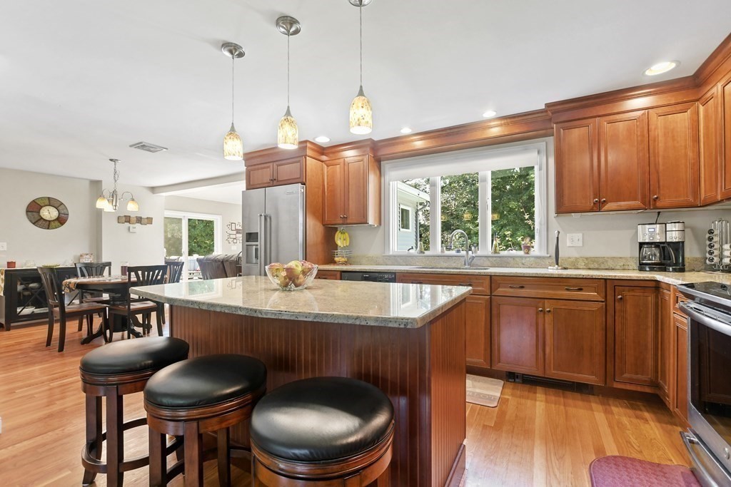 21 Hiawatha Road Woburn, MA 01801 - Photo 8 of 39 Gallery Image 8