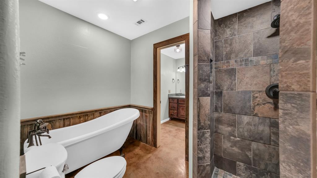 1110 Knob Road Springtown, TX 76082 - Photo 16 of 34