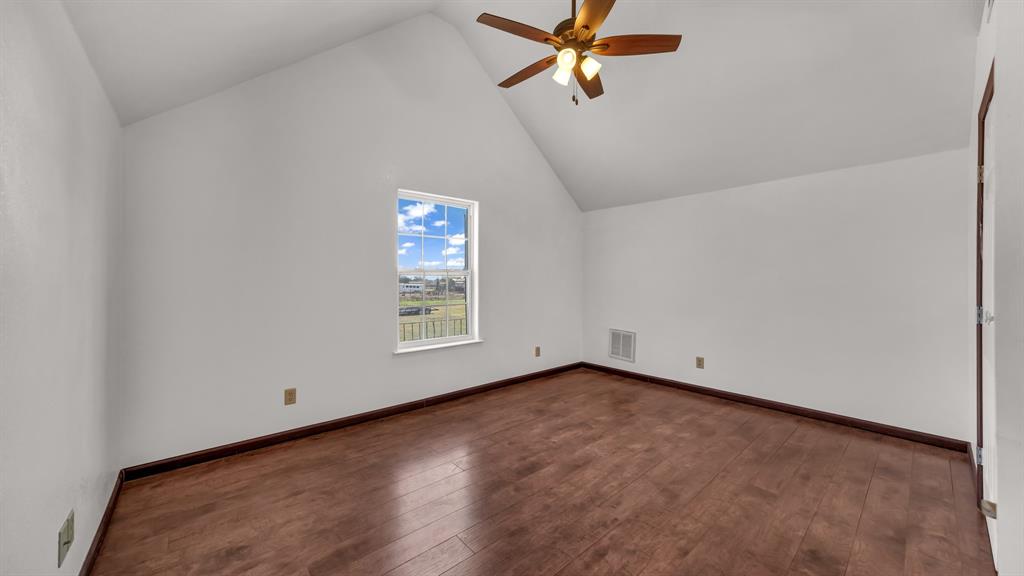 1110 Knob Road Springtown, TX 76082 - Photo 17 of 34