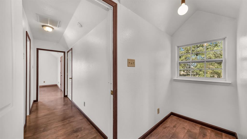 1110 Knob Road Springtown, TX 76082 - Photo 19 of 34