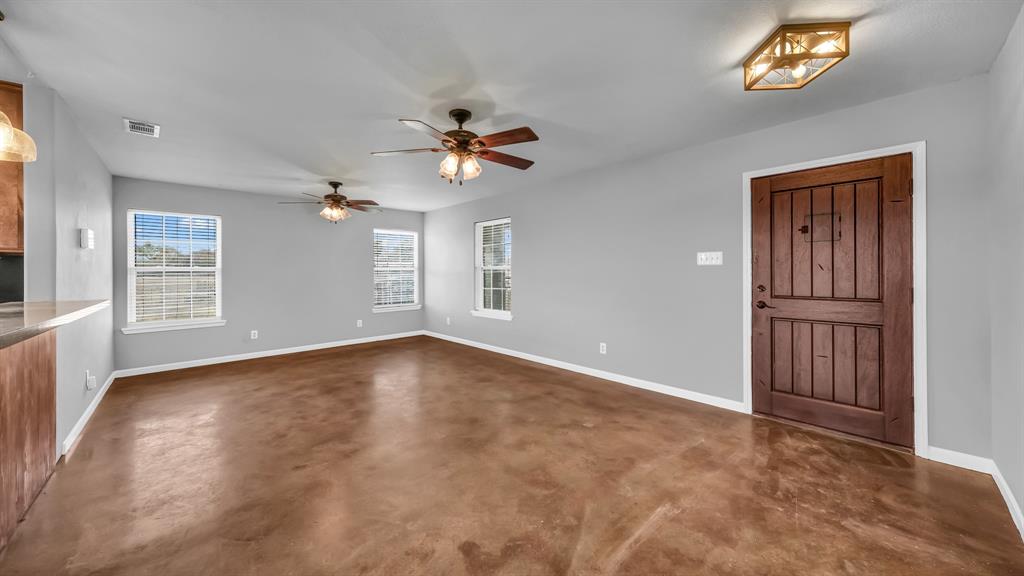 1110 Knob Road Springtown, TX 76082 - Photo 2 of 34