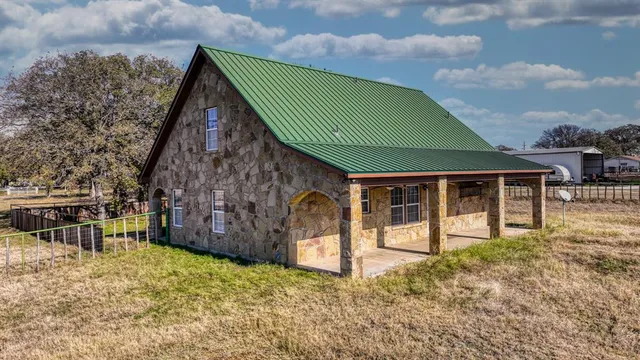 $575,000 | 1110 Knob Road, Springtown, TX 76082