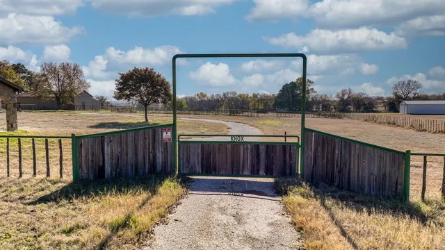 $575,000 | 1110 Knob Road, Springtown, TX 76082