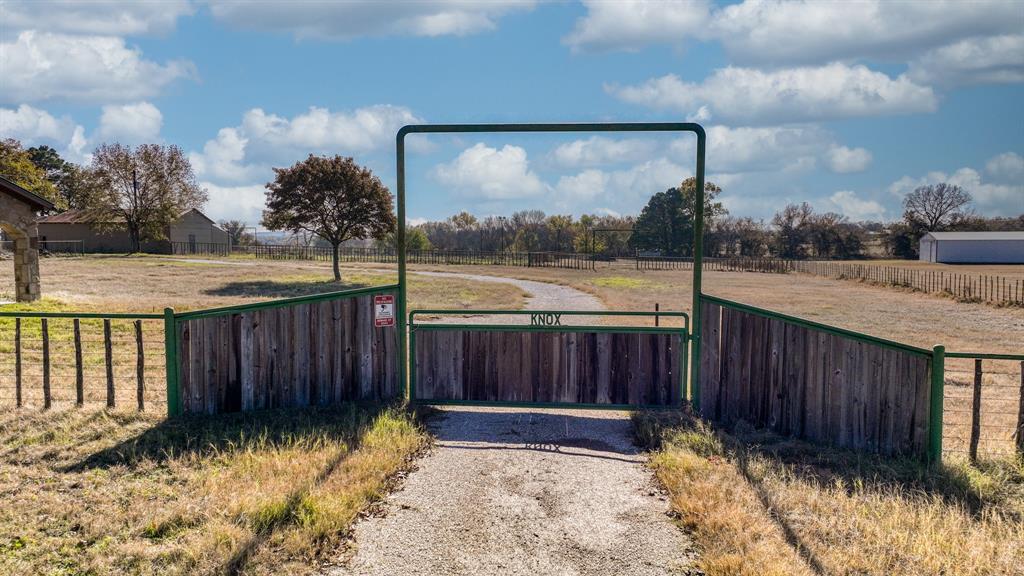 1110 Knob Road Springtown, TX 76082 - Photo 27 of 34