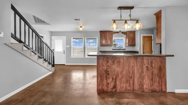 $575,000 | 1110 Knob Road, Springtown, TX 76082