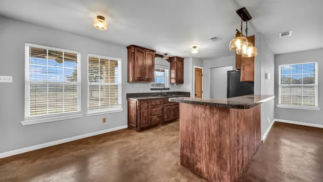 $575,000 | 1110 Knob Road, Springtown, TX 76082