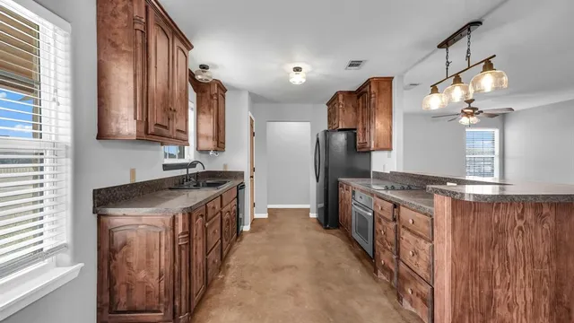 $575,000 | 1110 Knob Road, Springtown, TX 76082