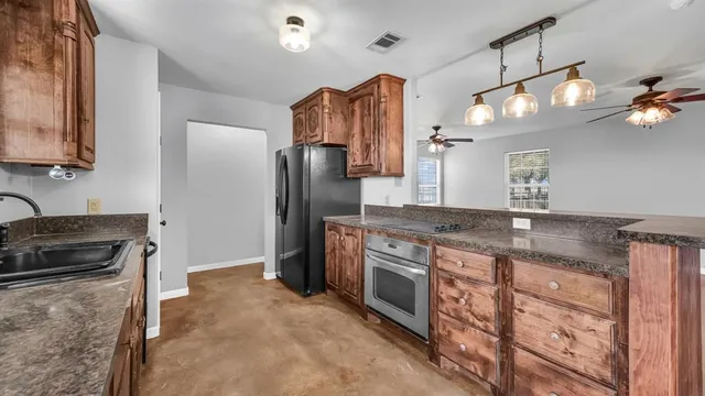 $575,000 | 1110 Knob Road, Springtown, TX 76082