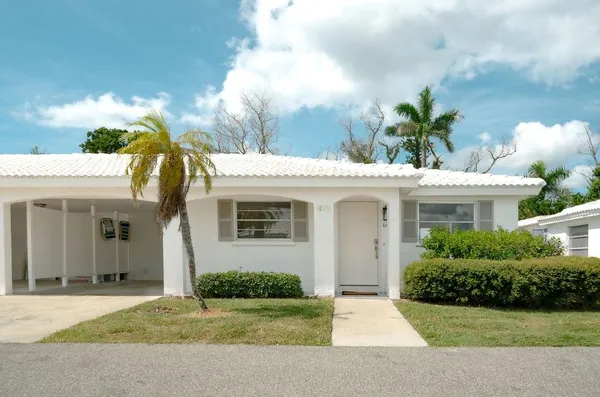 $339,000 | 669 Spanish Drive North, Unit 21, Longboat Key, FL 34228