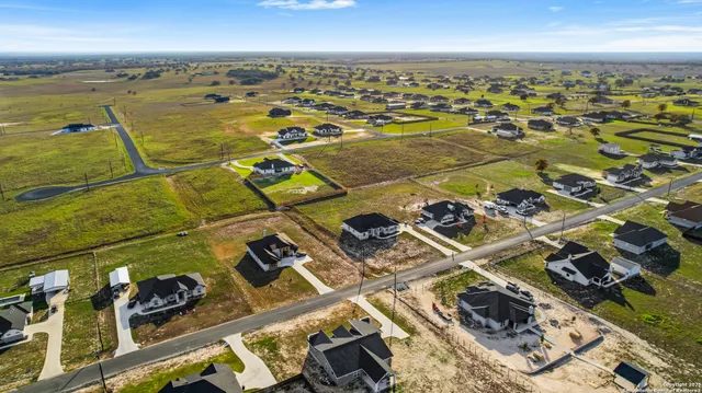 $585,000 | 136 Summer Mdw Drive, La Vernia, TX 78121
