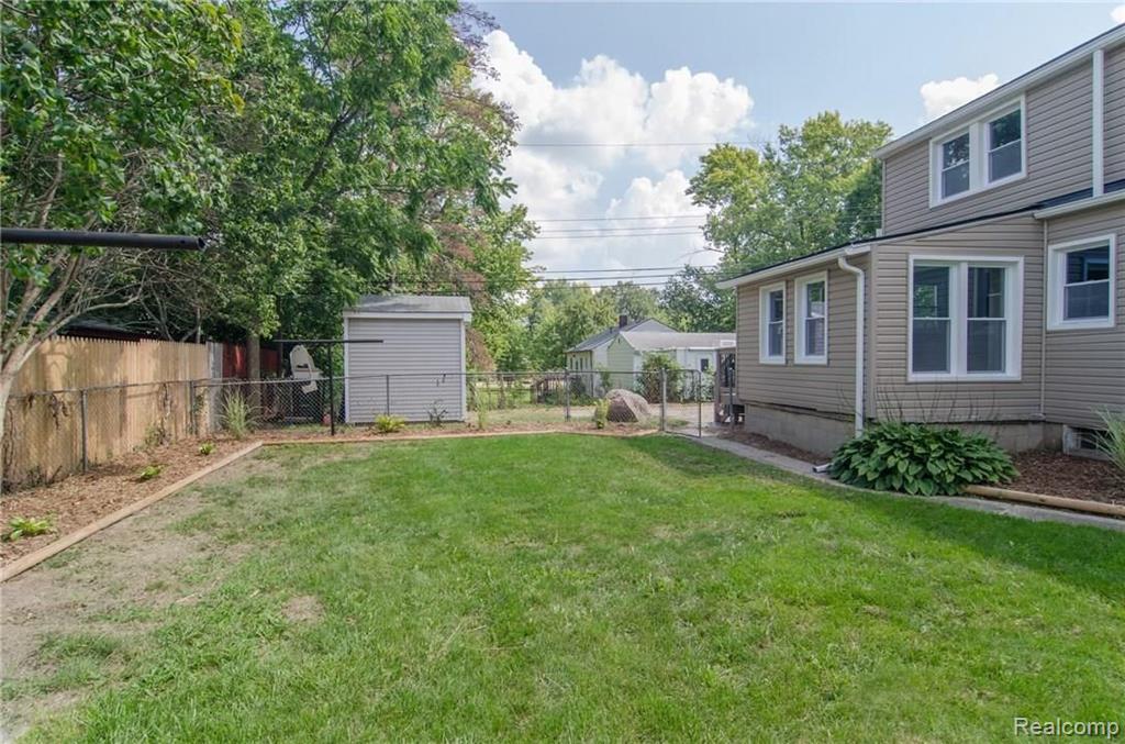 3550 Woodcrest Road Rochester Hills, MI 48309 - Photo 9 of 51