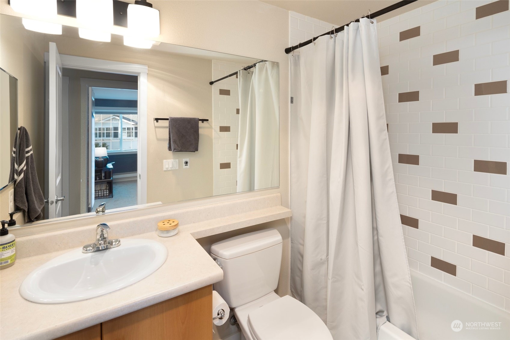 12404 East Gibson Road, Unit H306 Everett, WA 98204 - Photo 18 of 34 Gallery Image 18
