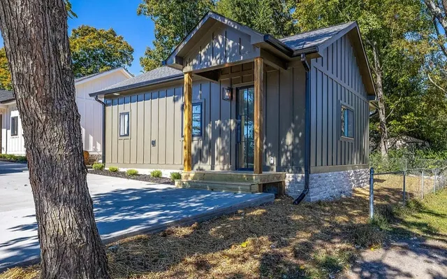 $1,695 | 1905 B Highland Avenue, Columbia, TN 38401