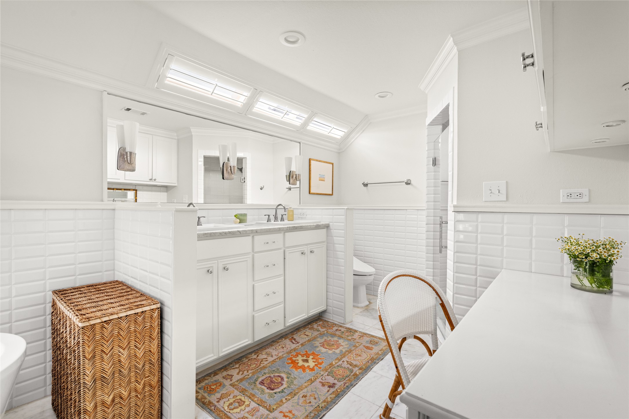 3784 Ingold Street Houston, TX 77005 - Photo 38 of 50 Primary bath also has a seated vanity.