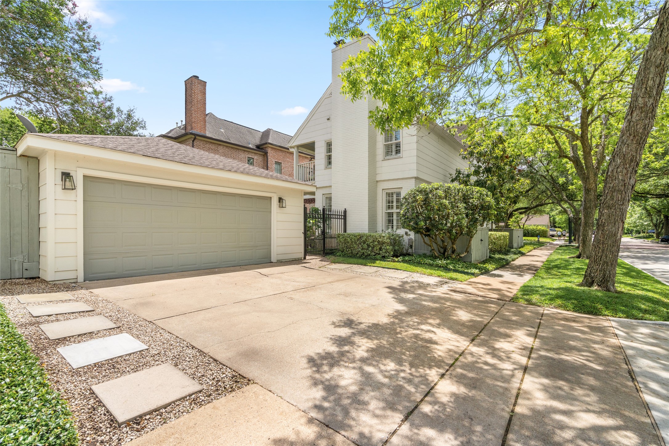 3784 Ingold Street Houston, TX 77005 - Photo 48 of 50 3784 Ingold not only excudes charm and attention to detail, it is a comfortable home in the perfect spot with nearby parks, pool, and all that Southside Place offers.