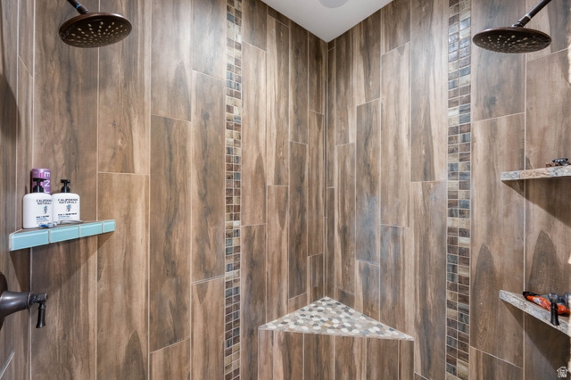 62 North Lucky 7 Road Veyo, UT 84782 - Photo 16 of 43 Full bathroom with tiled shower