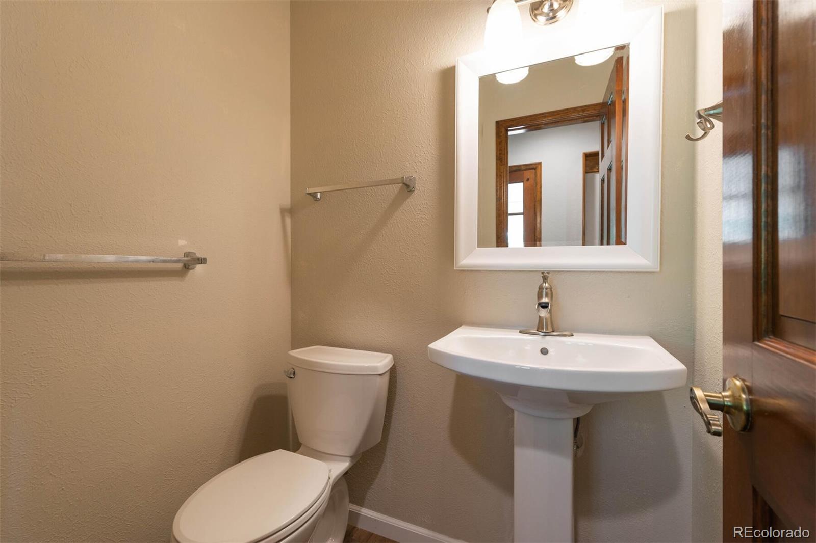 10170 West Center Avenue Lakewood, CO 80226 - Photo 16 of 35