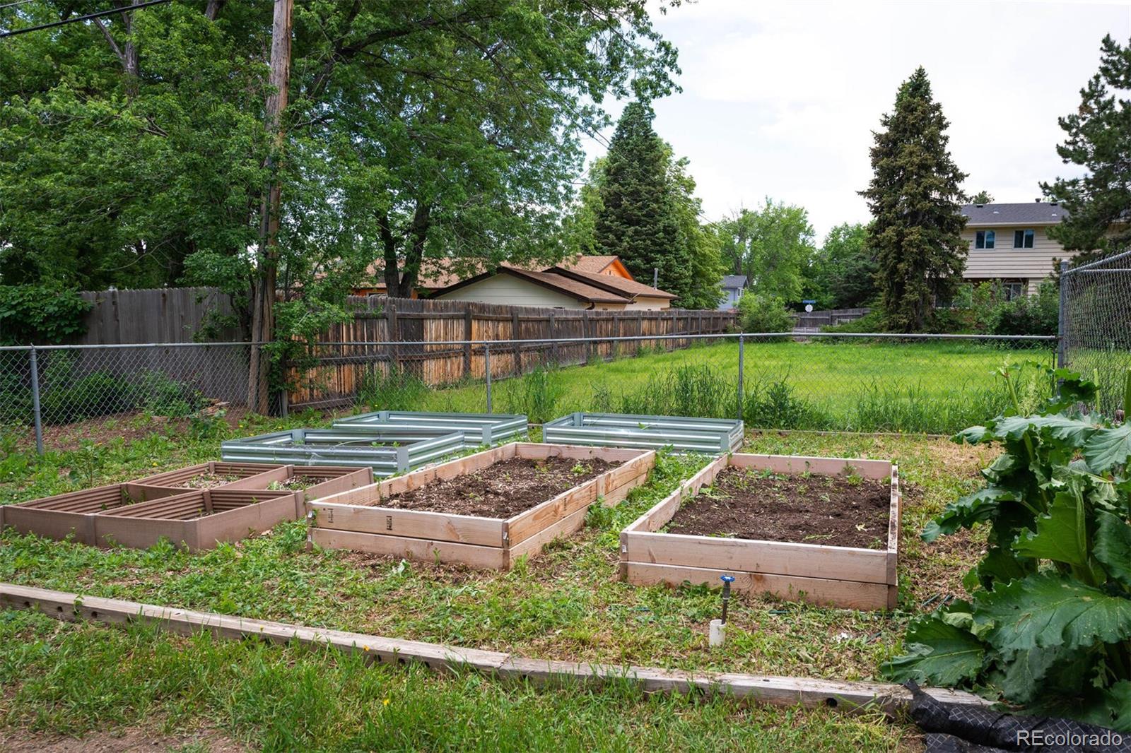 10170 West Center Avenue Lakewood, CO 80226 - Photo 3 of 35