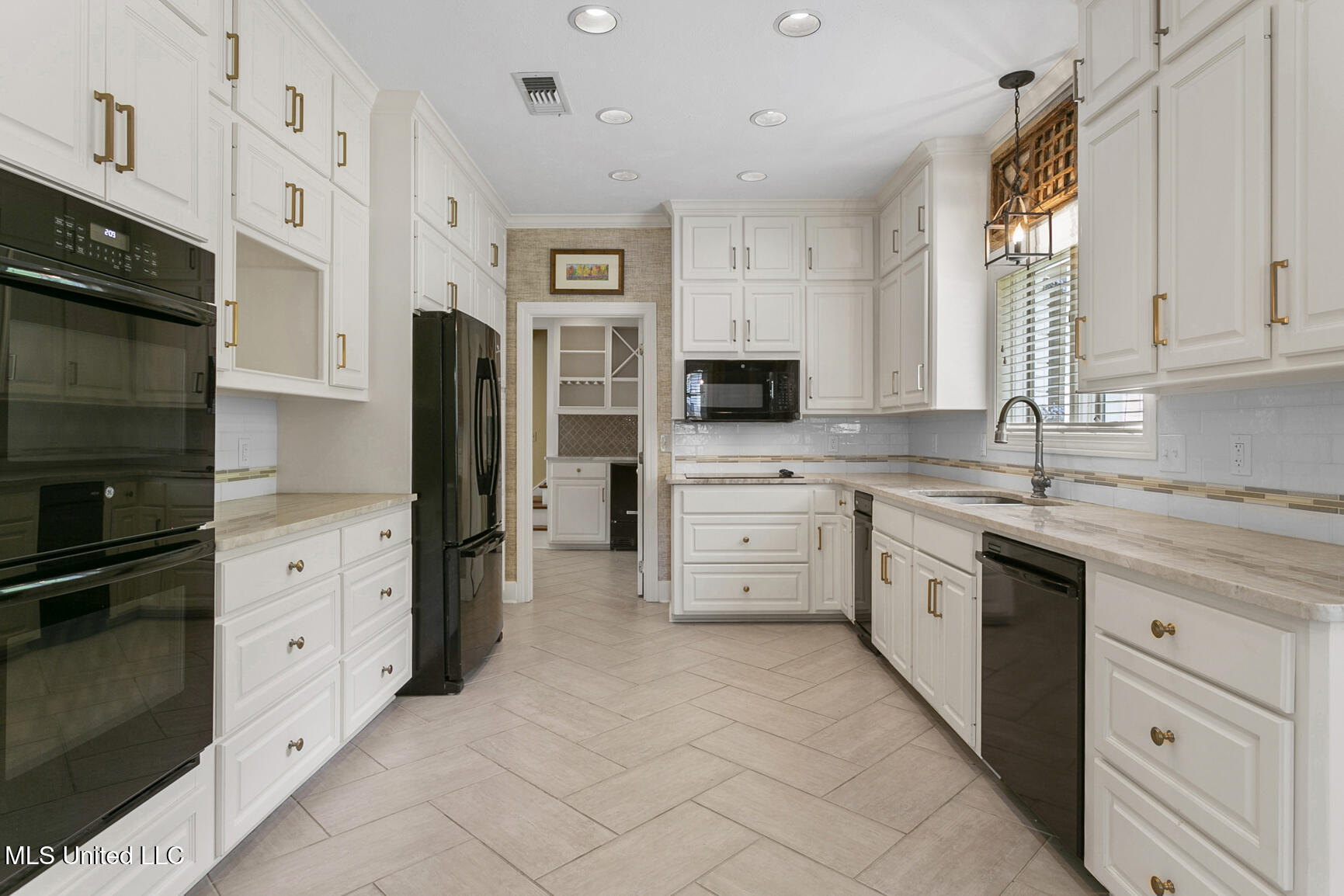 2438 Culleywood Road Jackson, MS 39211 - Photo 6 of 41 2438 Culleywood final-10