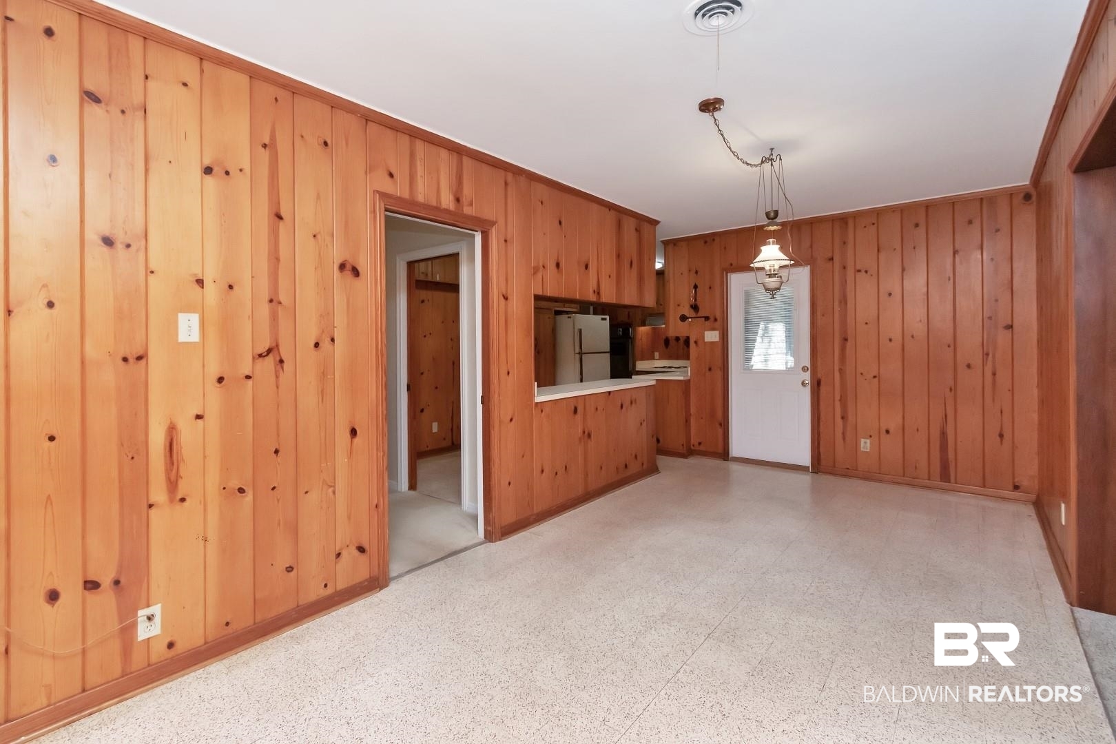 1502 Crestview Drive Mobile, AL 36693 - Photo 10 of 34