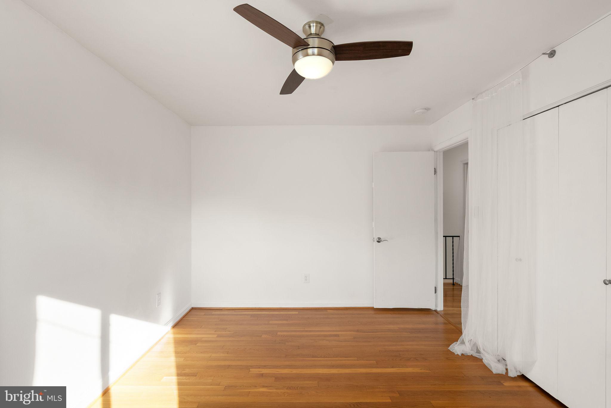 3607 Colony Road Fairfax, VA 22030 - Photo 41 of 73 Bedroom 3 - middle