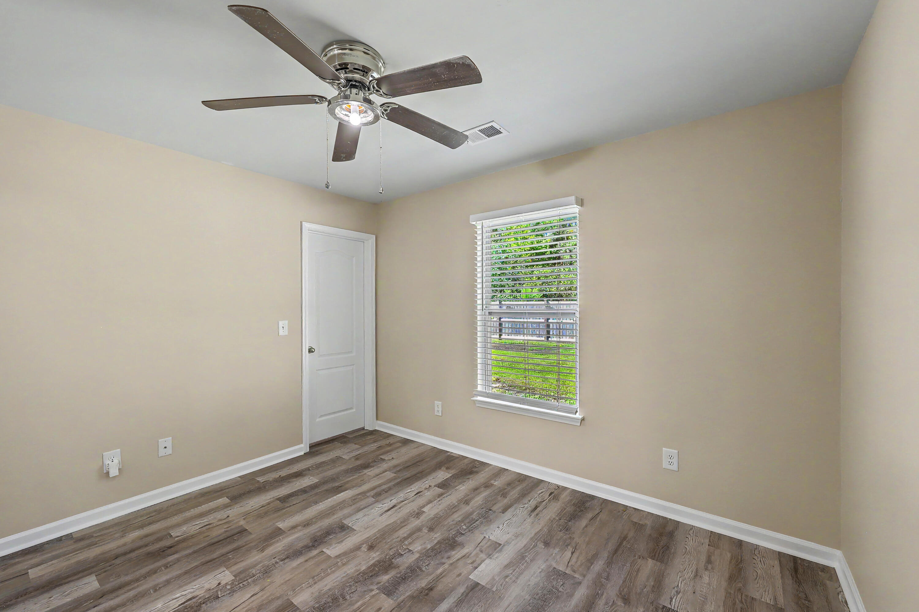 122 Brittondale Road Summerville, SC 29485 - Photo 13 of 29 Primary Bedroom